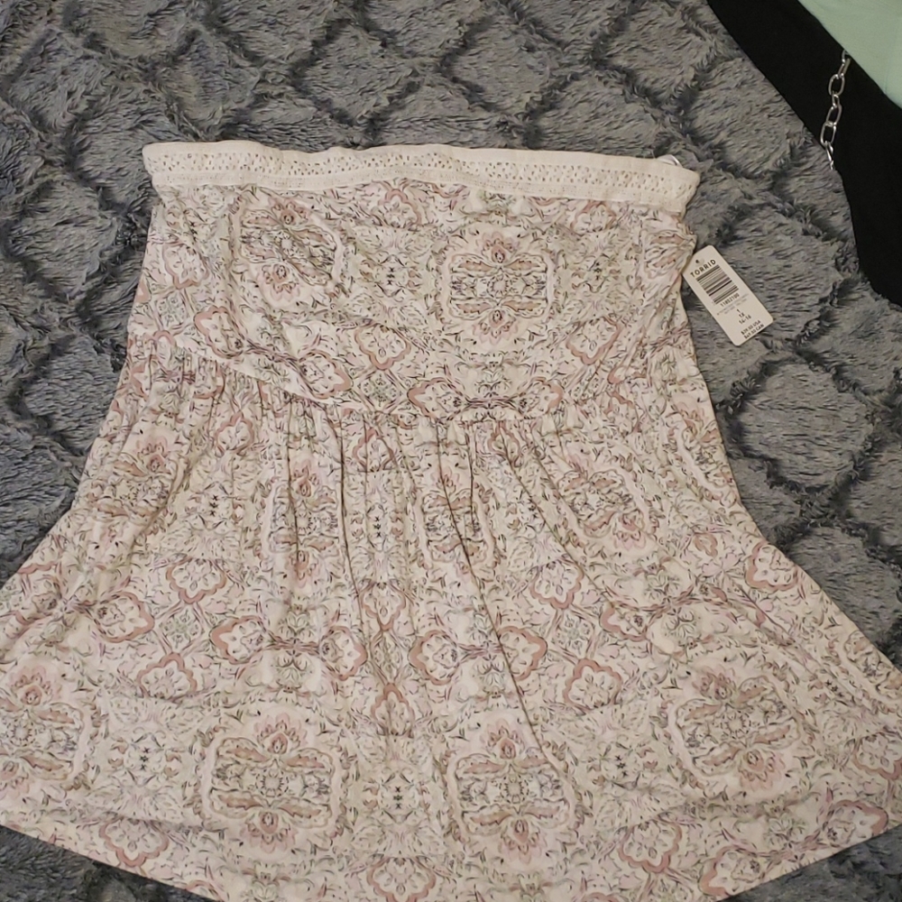 Plus strapless top